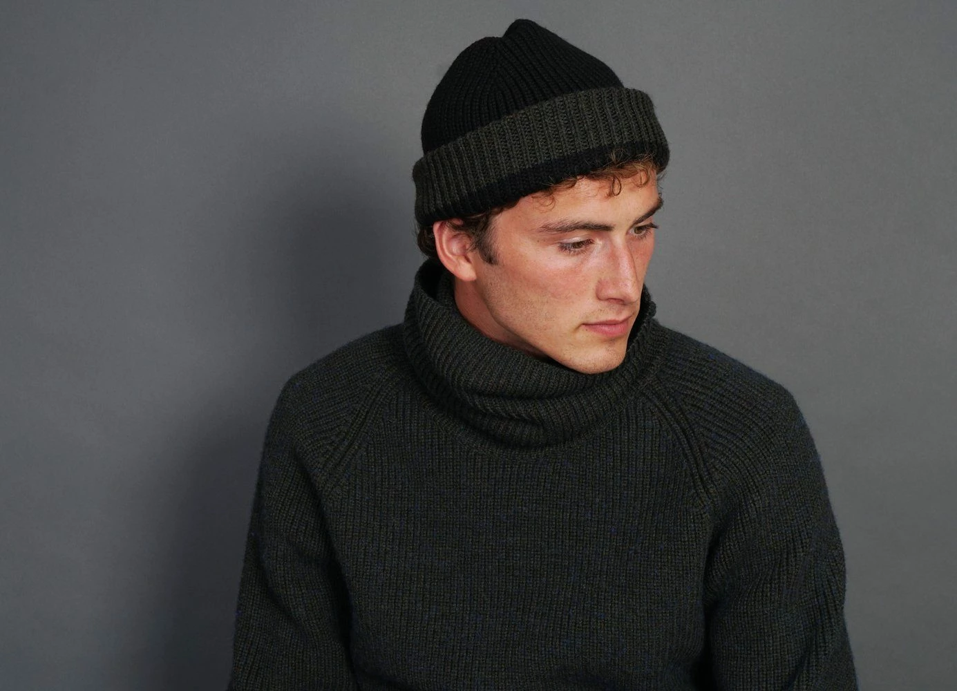 HANSEN GARMENTS TORE | Block Colour Beanie | Black/Pinetree - Image 2